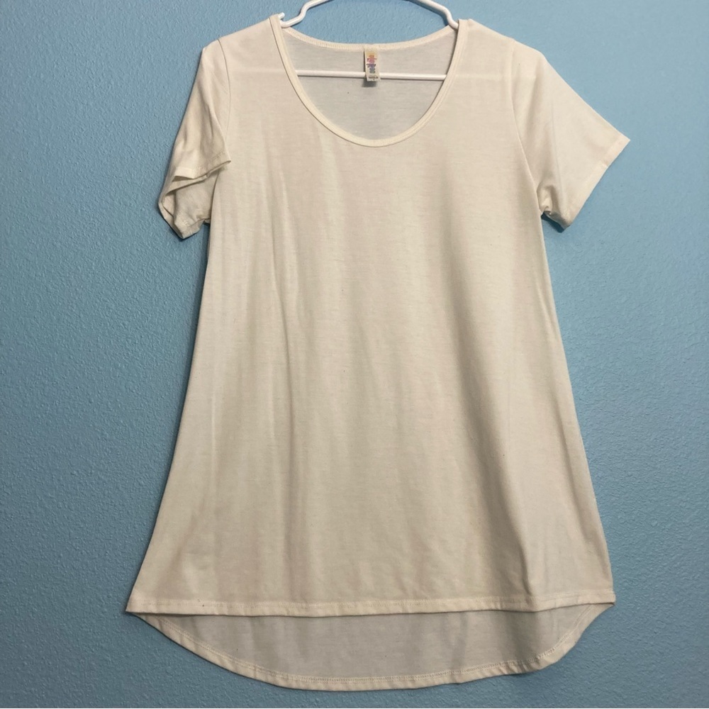 LuLaRoe Basic Classic White Tee - Small